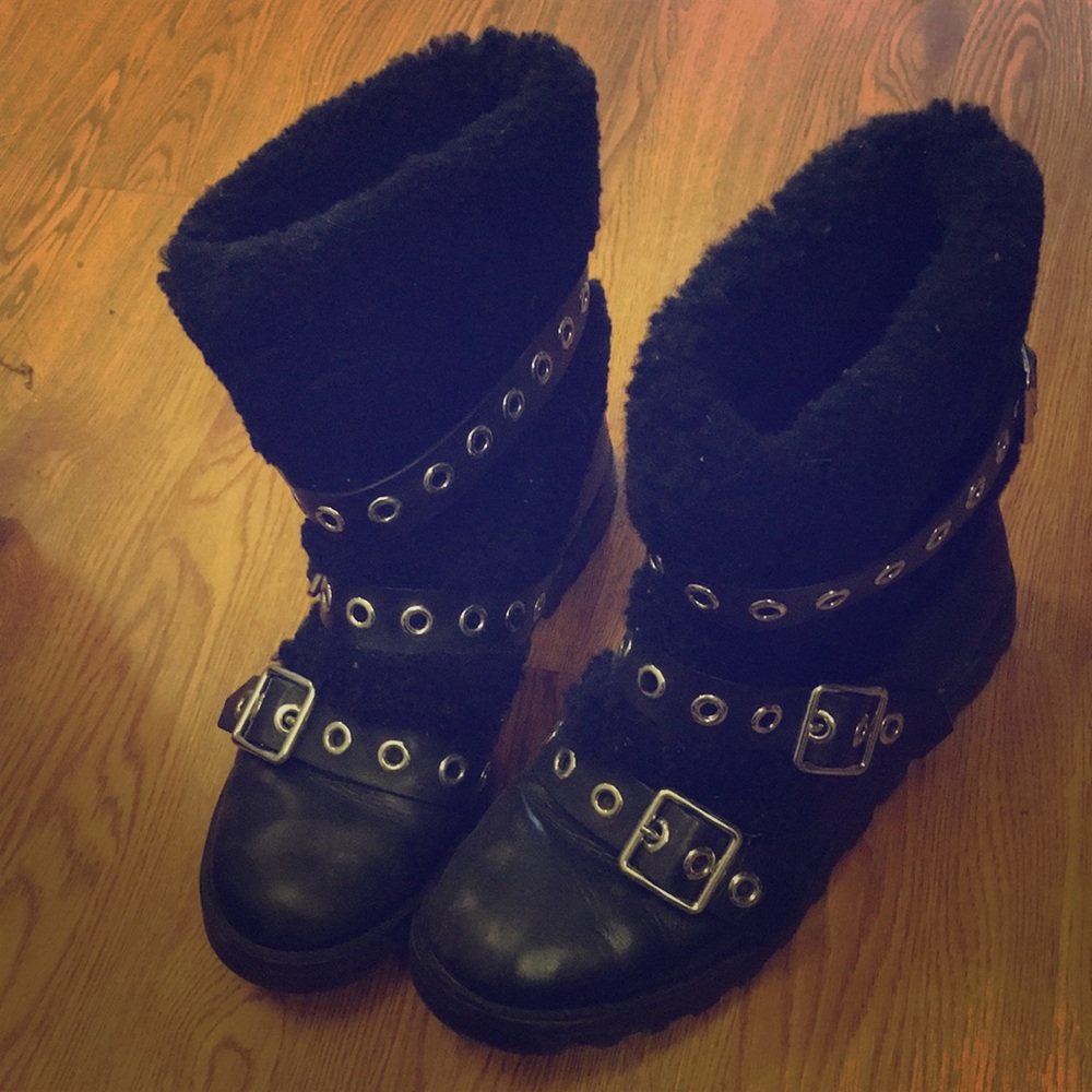 Marc Jacobs Women’s flat shearling biker boots